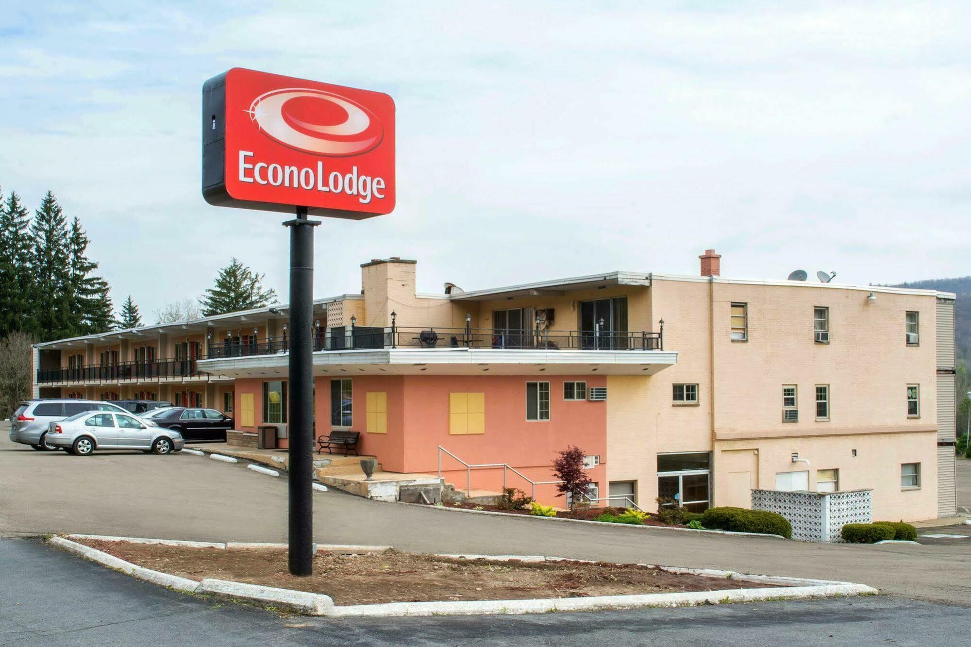 Econo Lodge Hotel Брадфърд Екстериор снимка